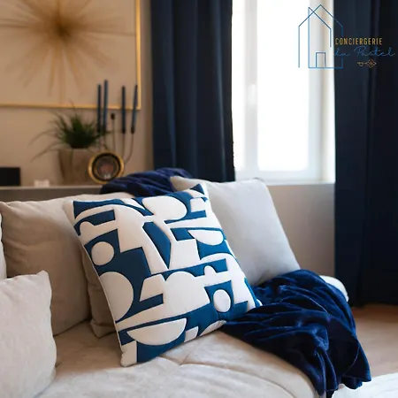 Daire Au Xv Sainte Cecile T2 Art Deco