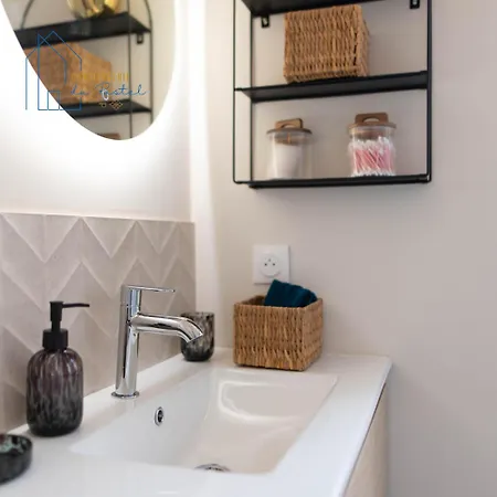 Au Xv Sainte Cecile T2 Art Deco Apartment